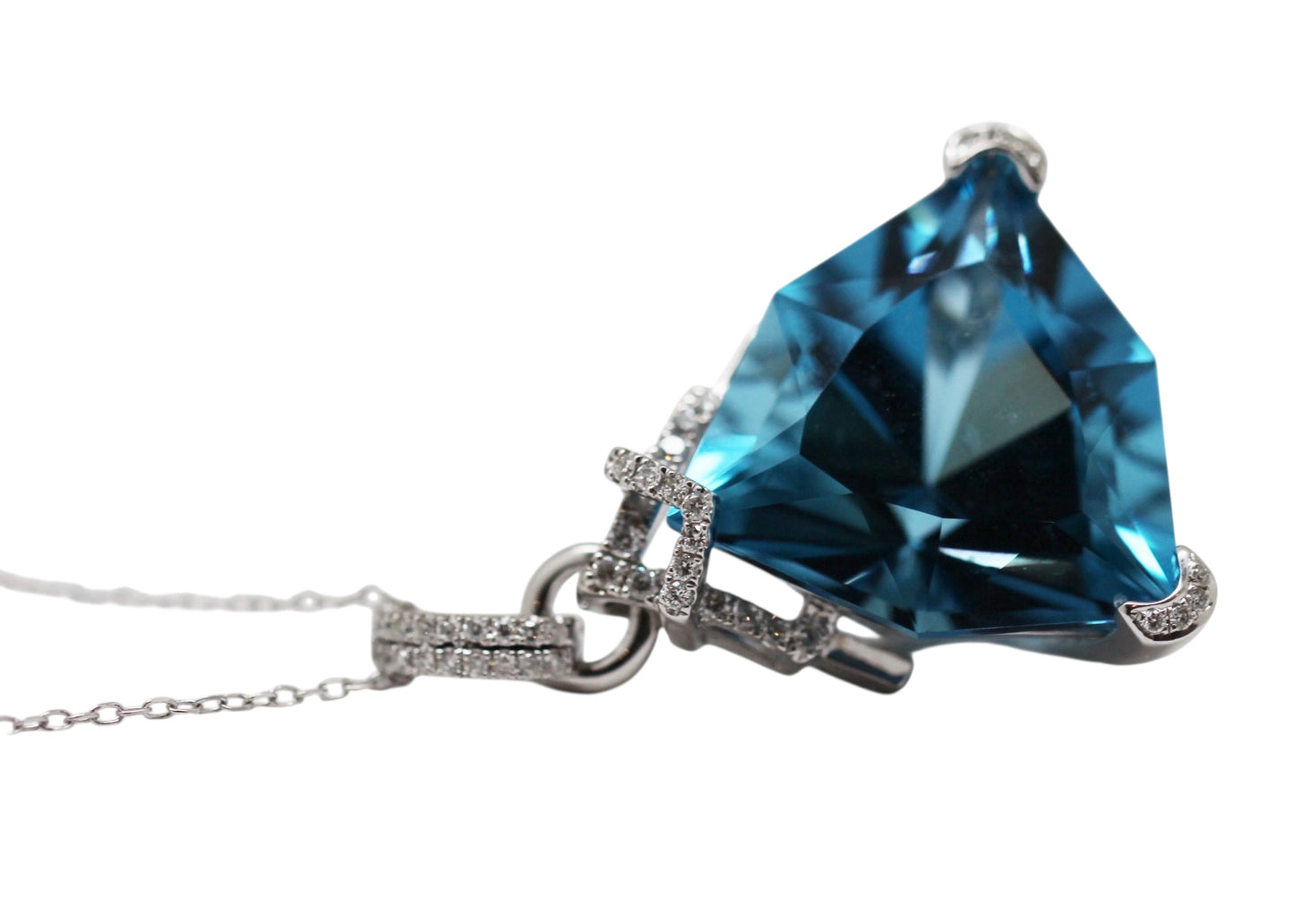 COLLAR TRIANGULO LONDON BLUE