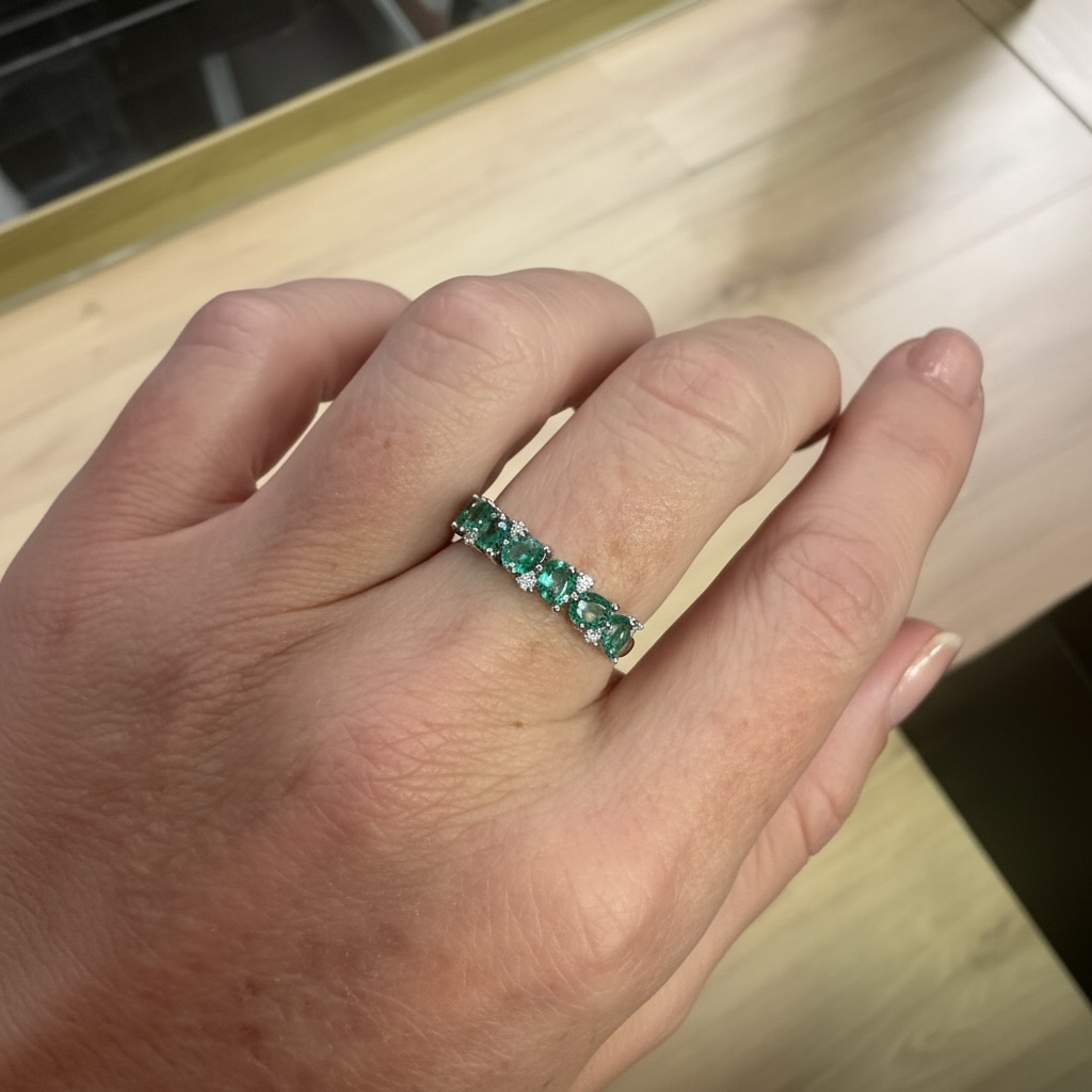 ANILLO GOTAS ESMERALDA