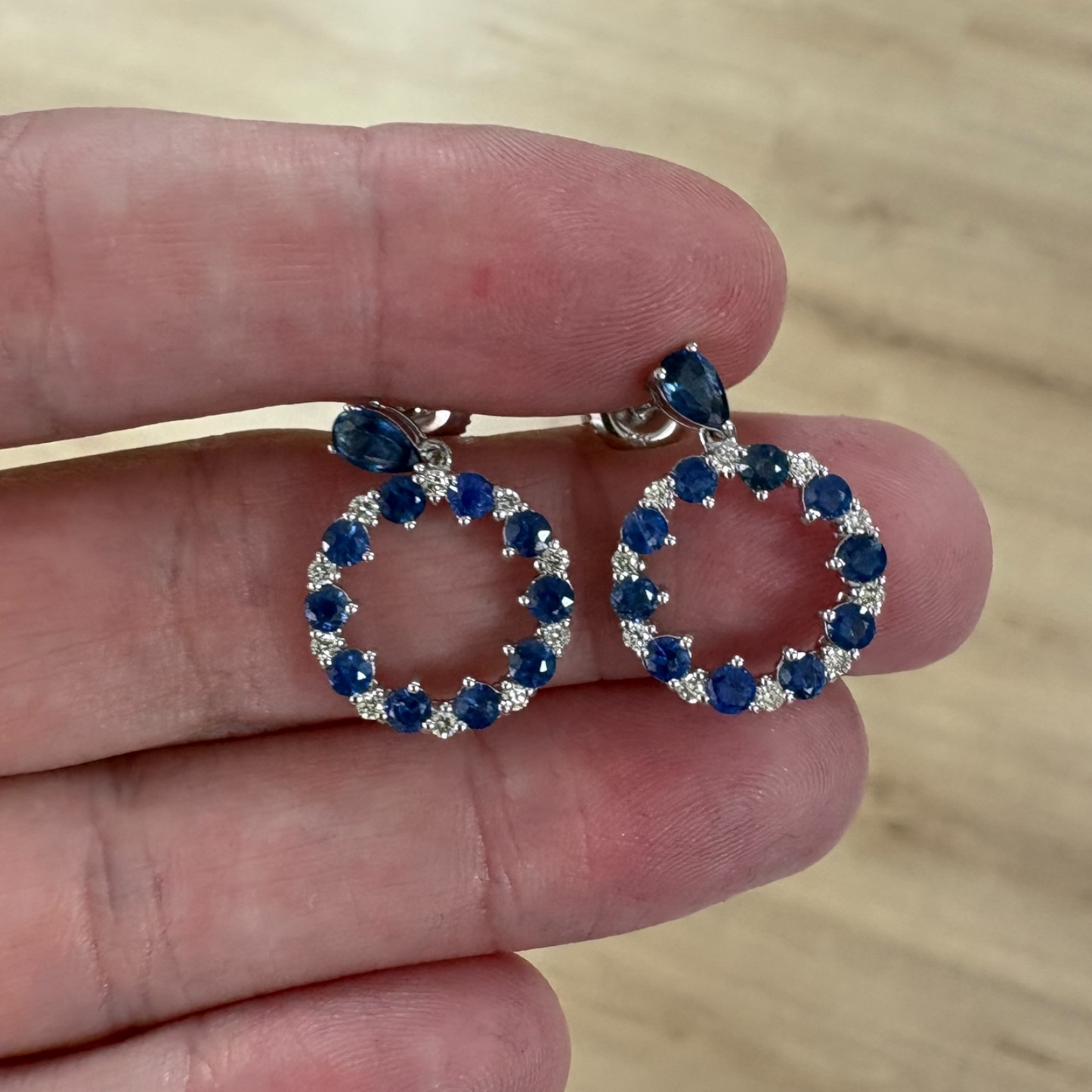 ARETES CIRCULO DOBLE ZAFIRO