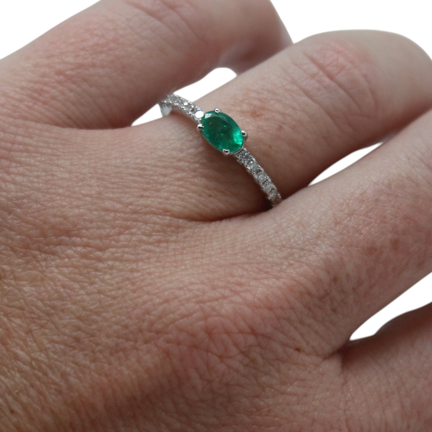 ANILLO ESMERALDA OVAL