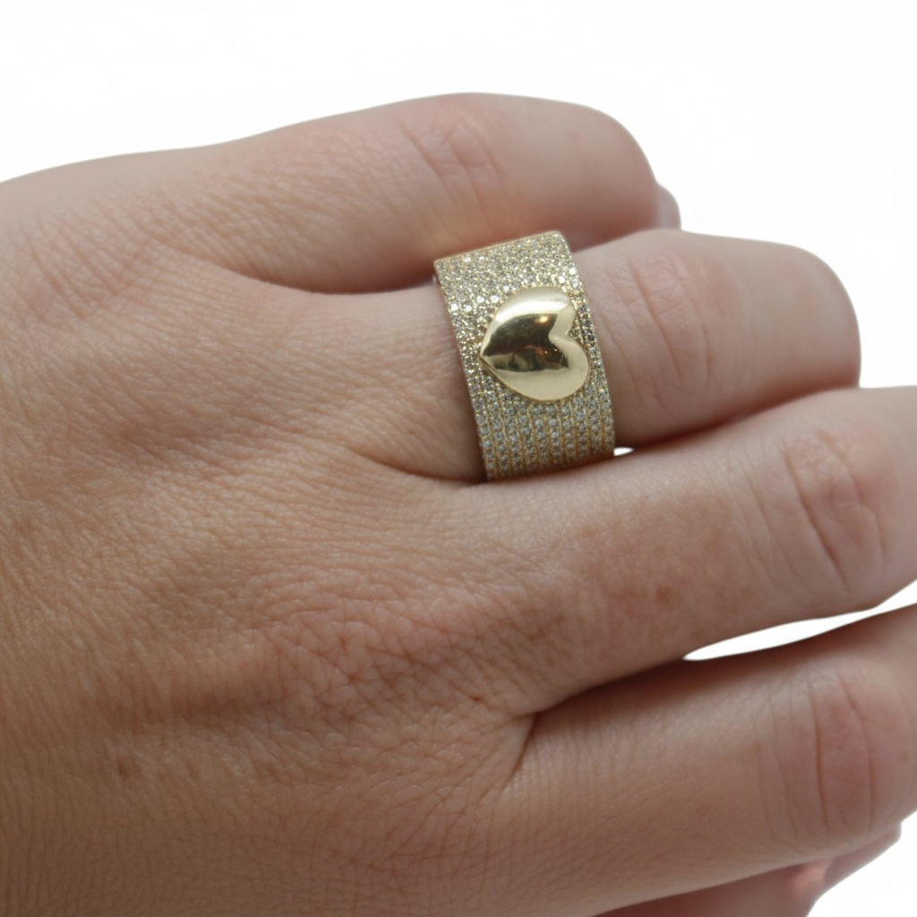 ANILLO GRUESO CORAZON Y DIAMANTES
