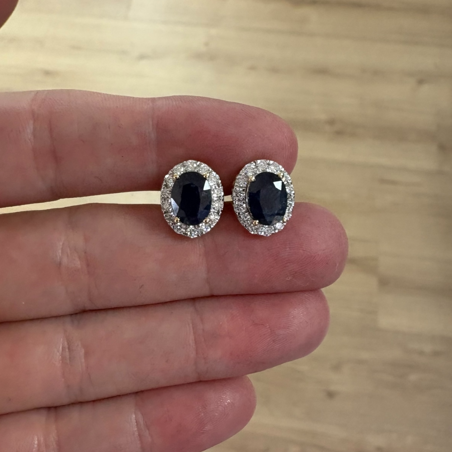 ARETES OVAL ZAFIRO