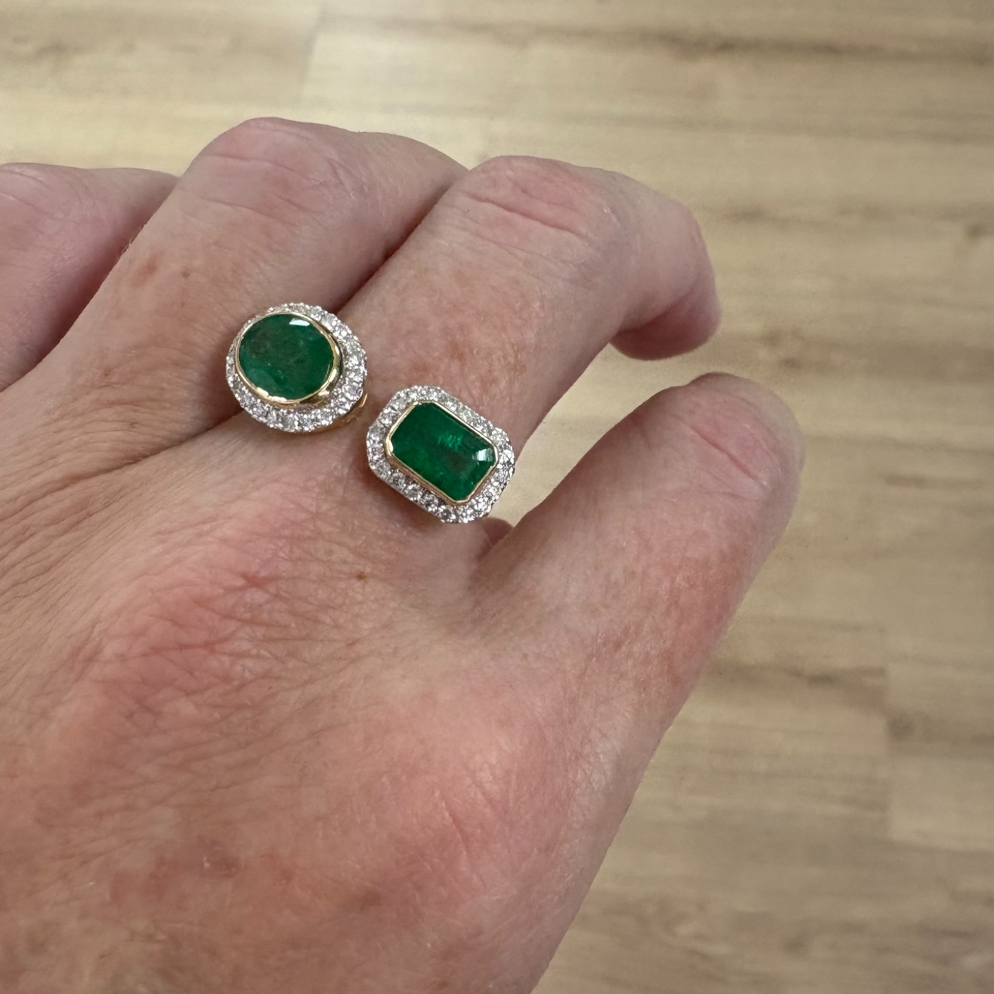 ANILLO ABIERTO DOBLE ESMERALDA