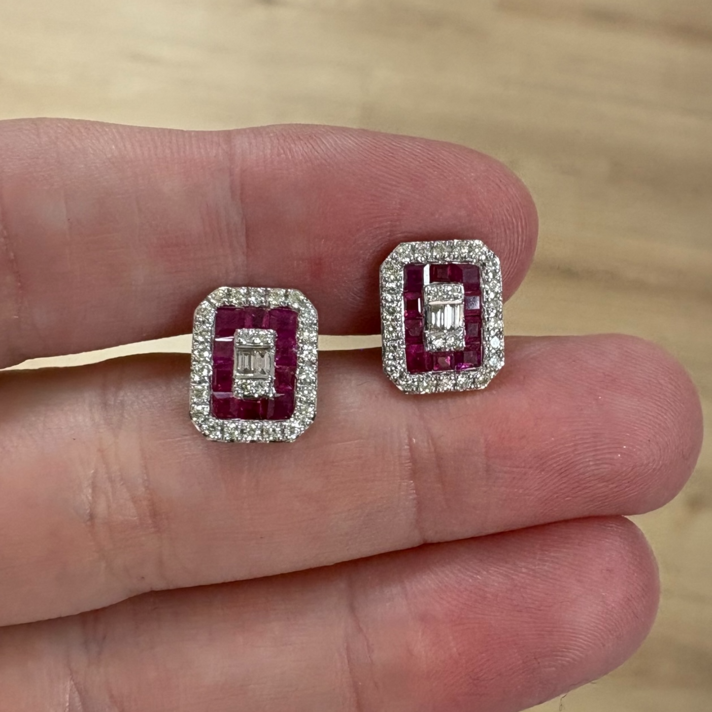 ARETES RECTANGULARES RUBI