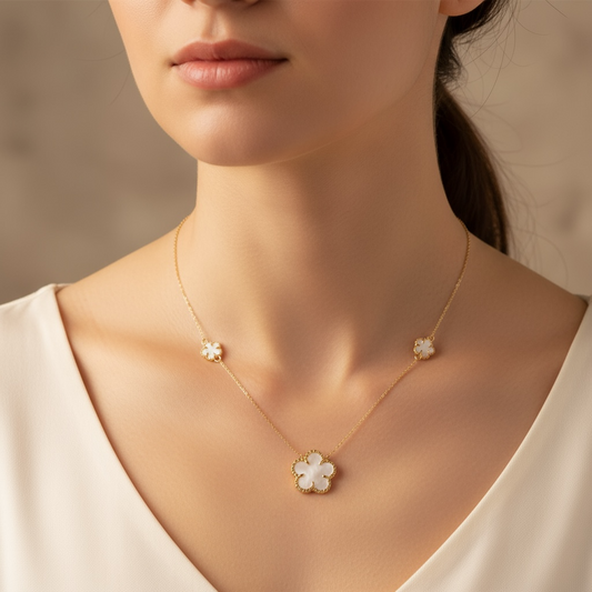 COLLAR FLOR MADRE PERLA