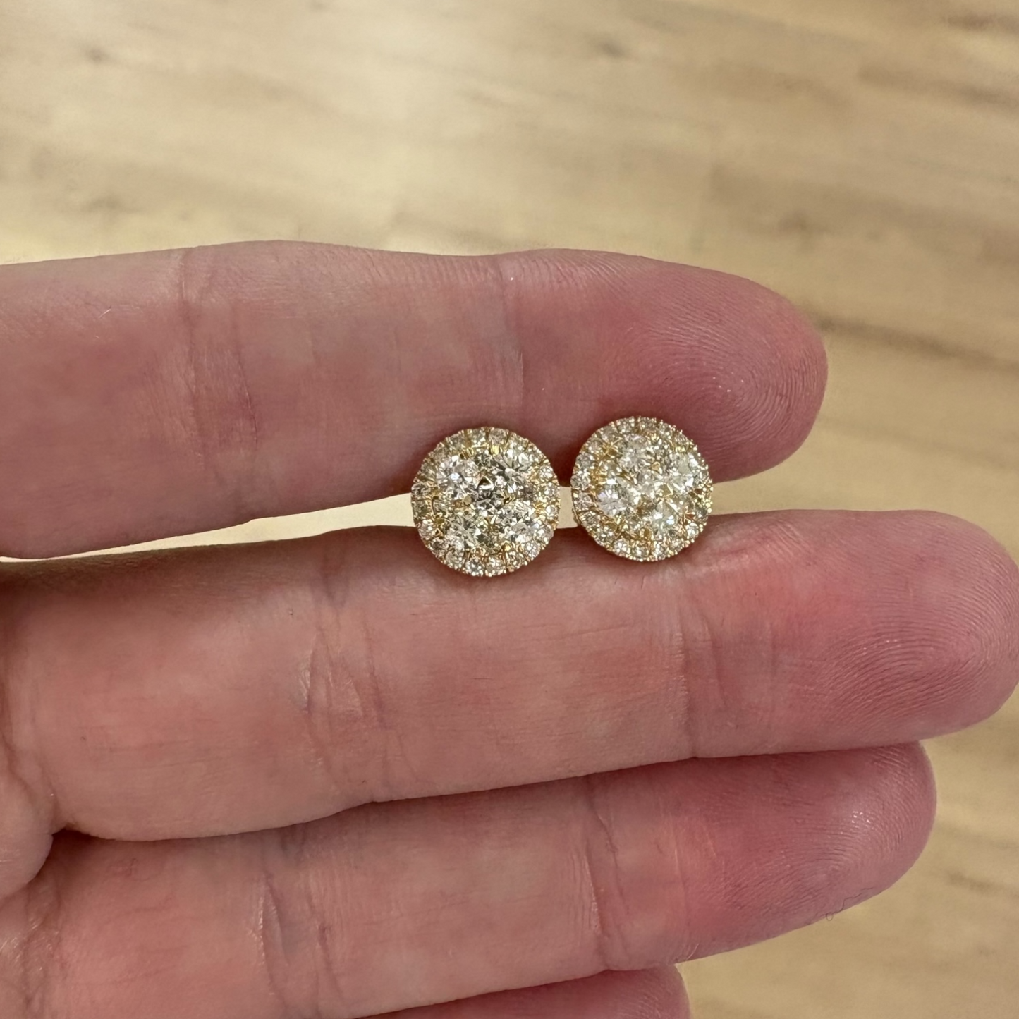 ARETES REDONODOS DIAMANTES