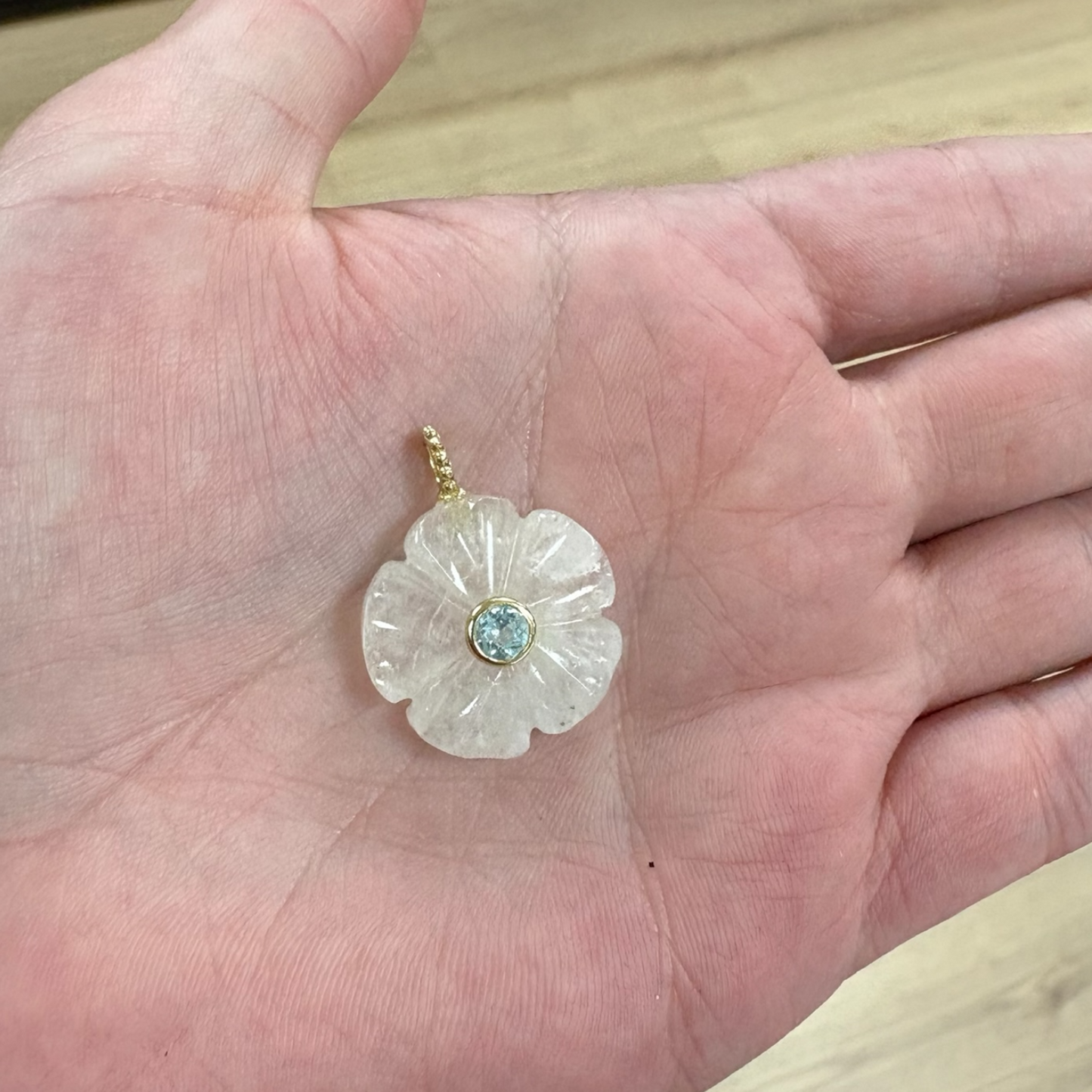 DIJE EN PLATA FLOR PIEDRA LUNA Y TOPACIO