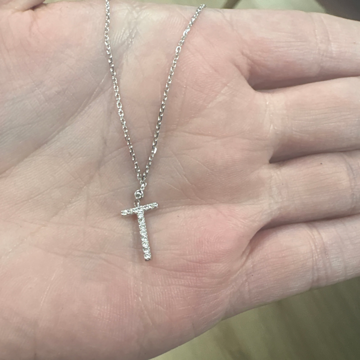 COLLAR INICIAL T
