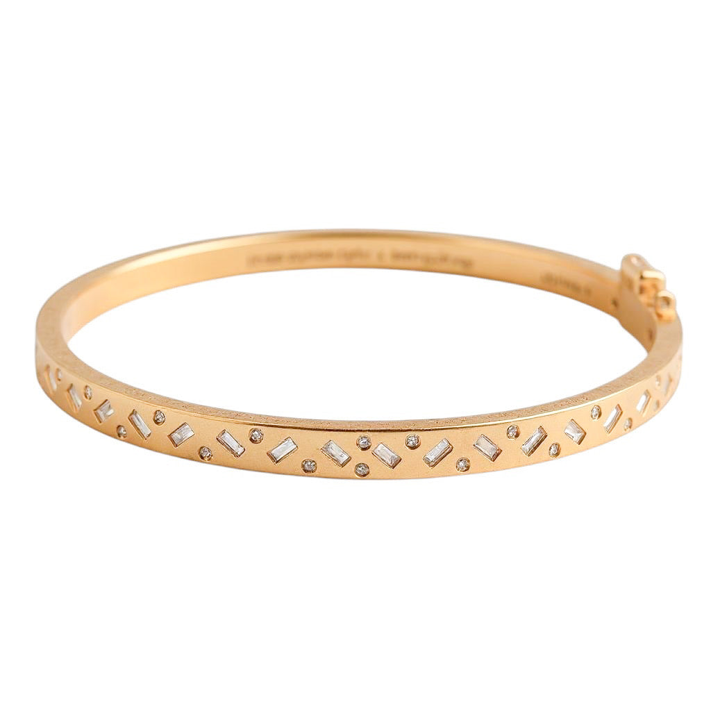 BANGLE PUNTOS Y RAYAS ORO AMARILLO