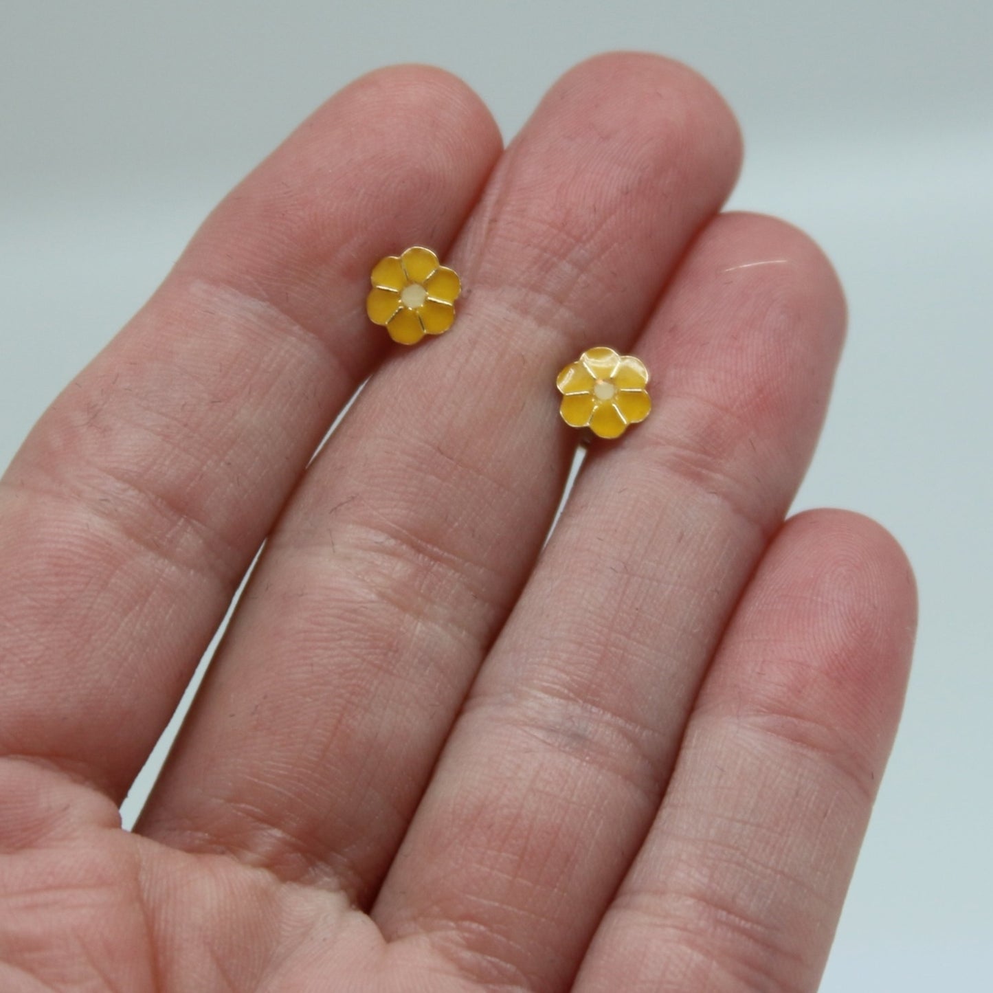ARETES NIÑAS ESMALTE FLOR