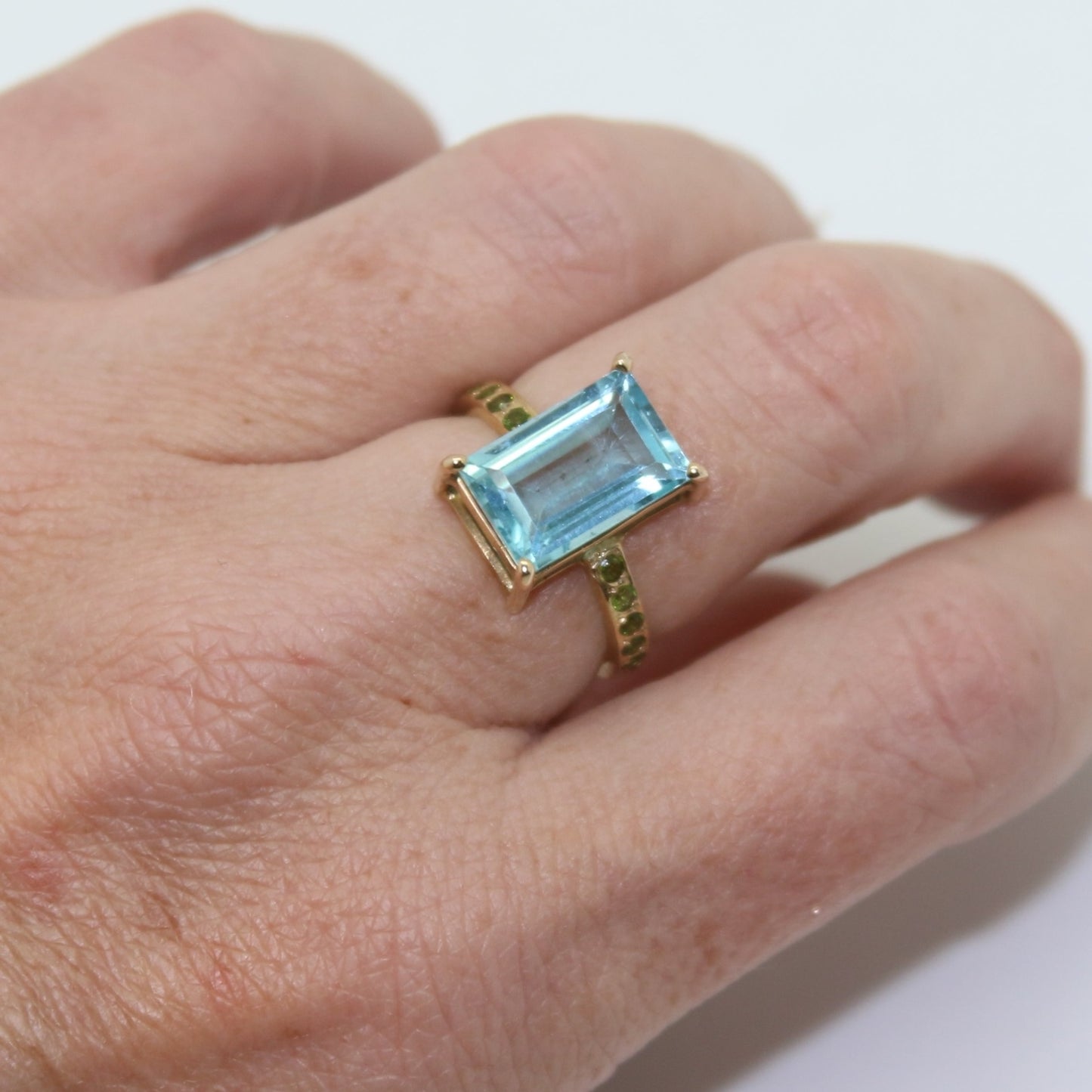 ANILLO TOACIO Y TSAVORITA
