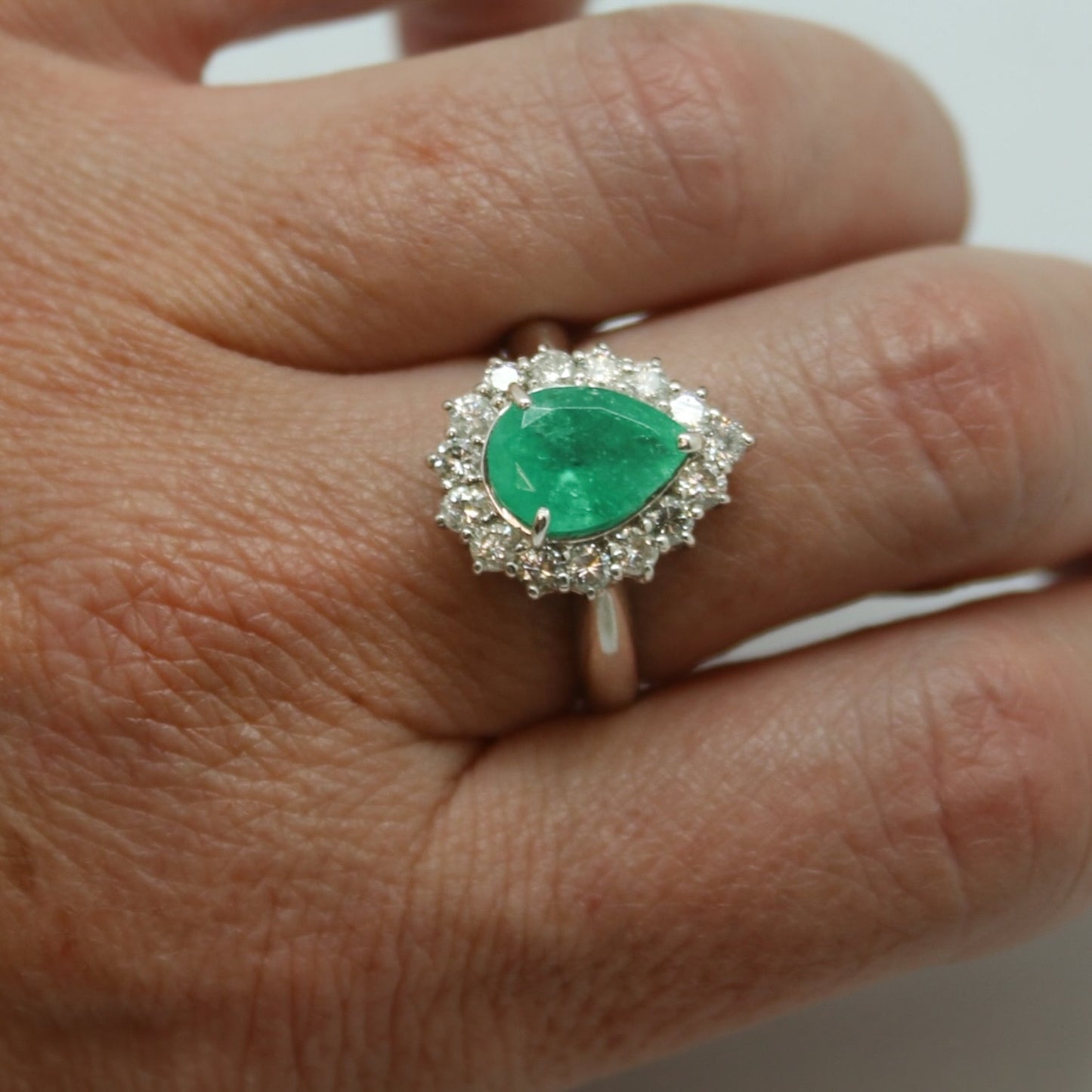 ANILLO ESMERALDA GOTA