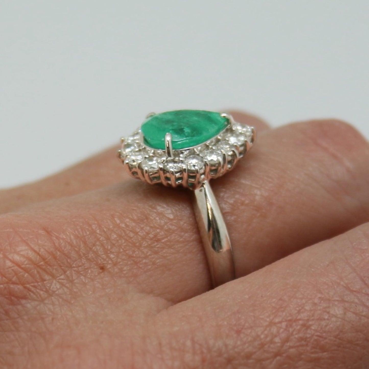 ANILLO ESMERALDA GOTA
