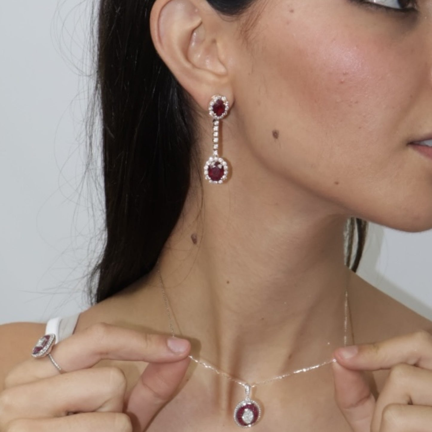 COLLAR OVAL RUBI Y DIAMANTES