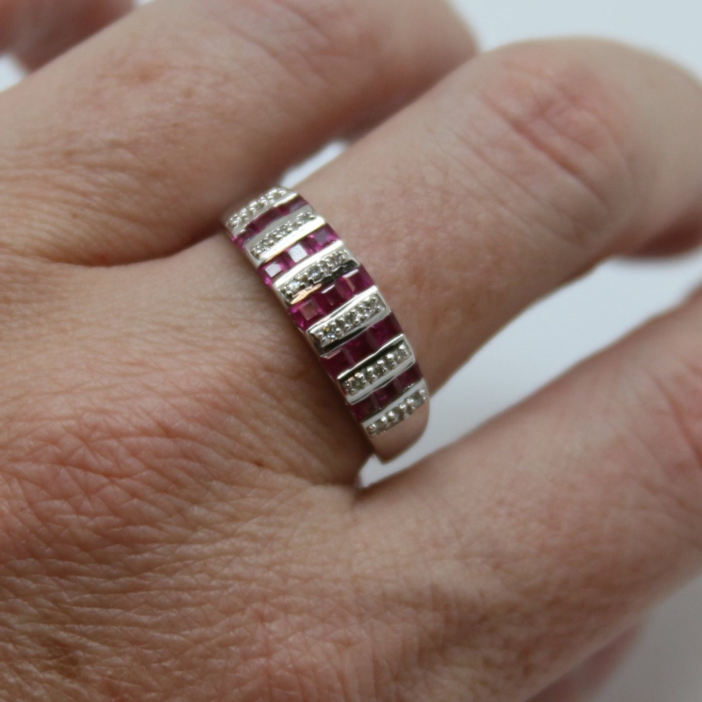 ANILLO RUBIES Y DIAMANTES