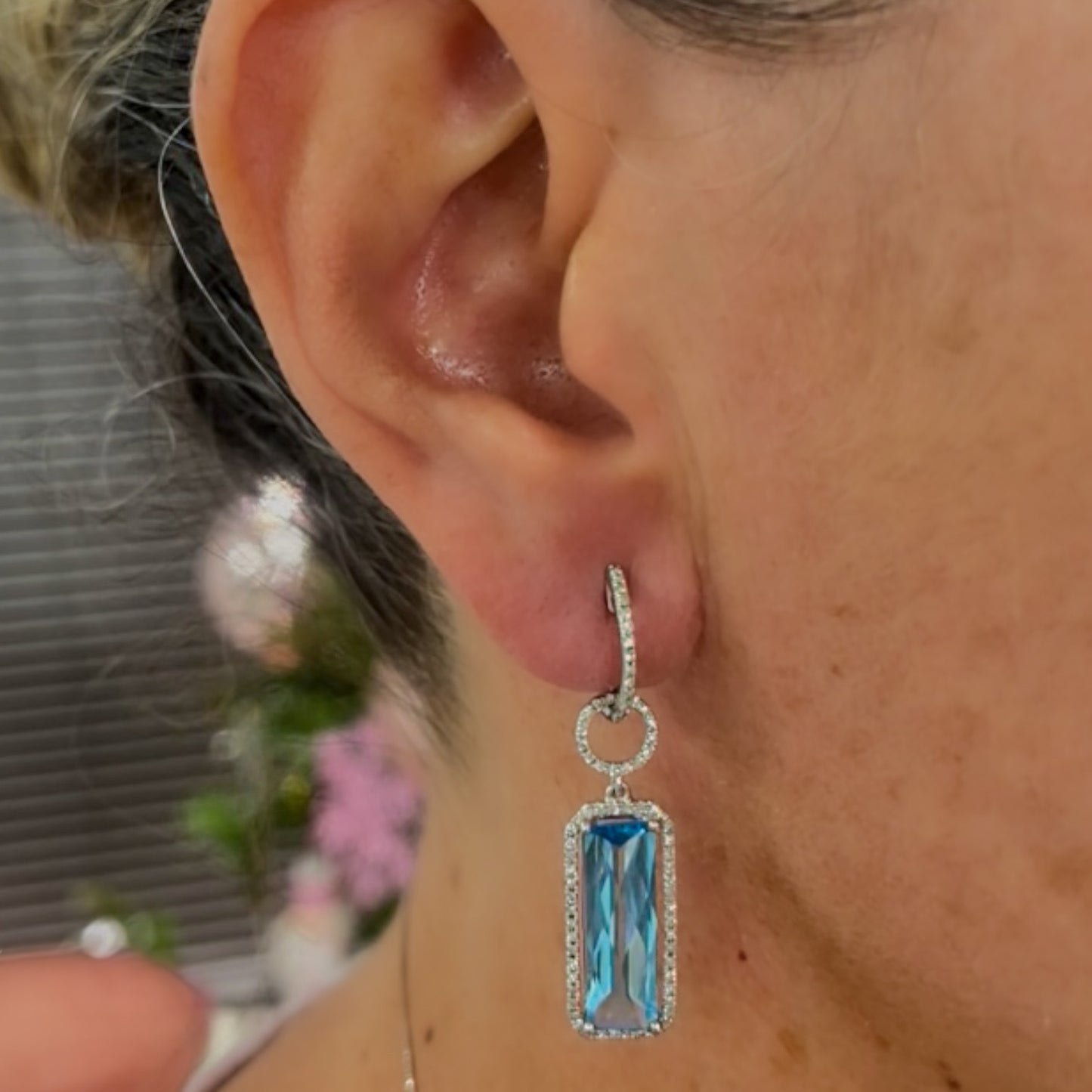 ARETES LARGOS TOPACIO Y DIAMANTES