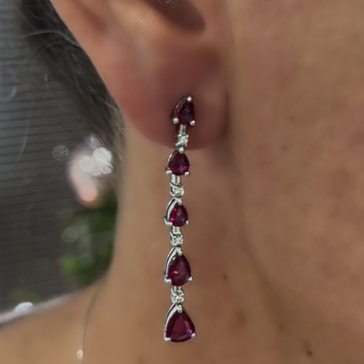 ARETES LARGOS GOTAS RUBIES Y DIAMANTES