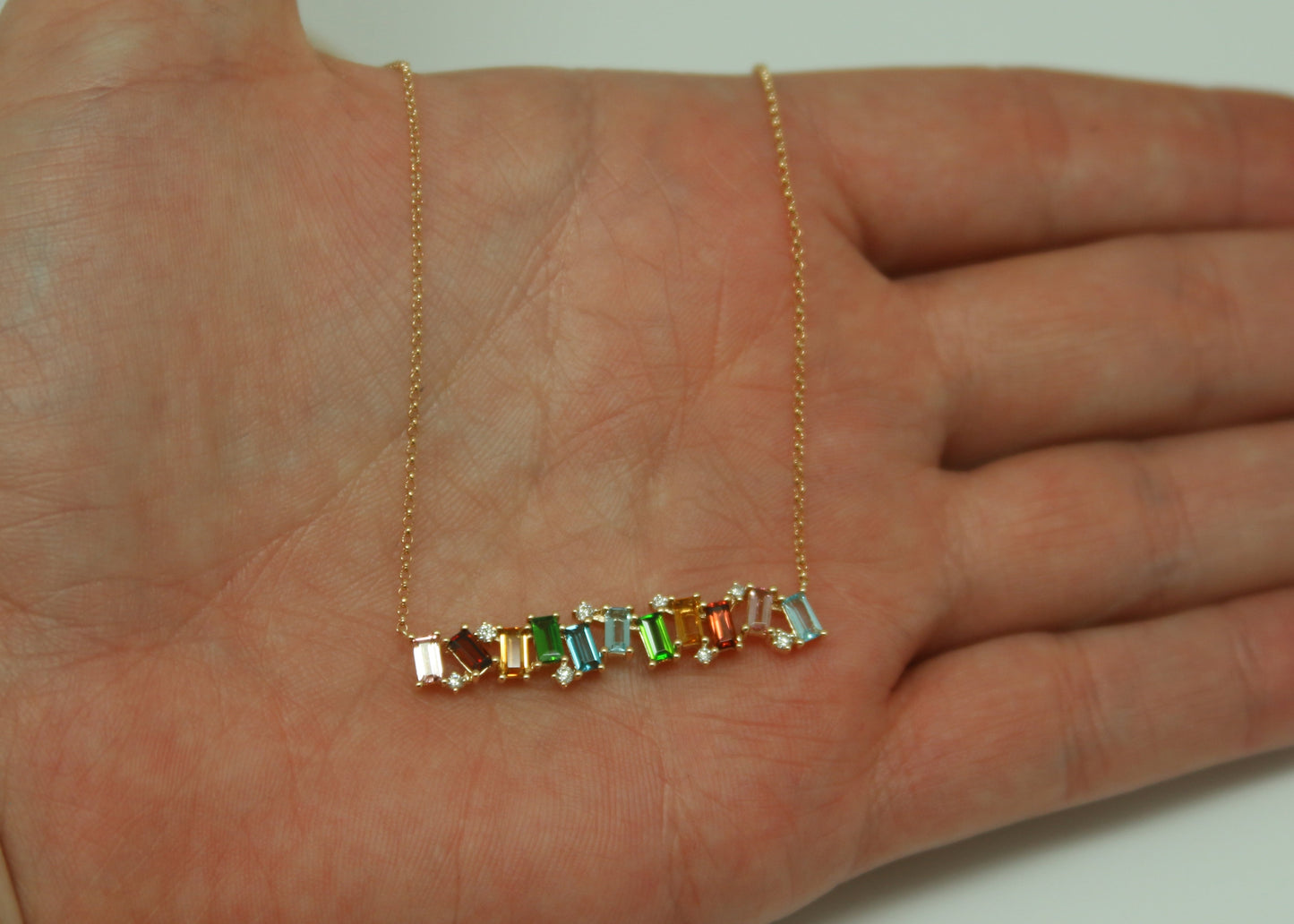 COLLAR BARRA BAGUETTES CHUECAS COLOR