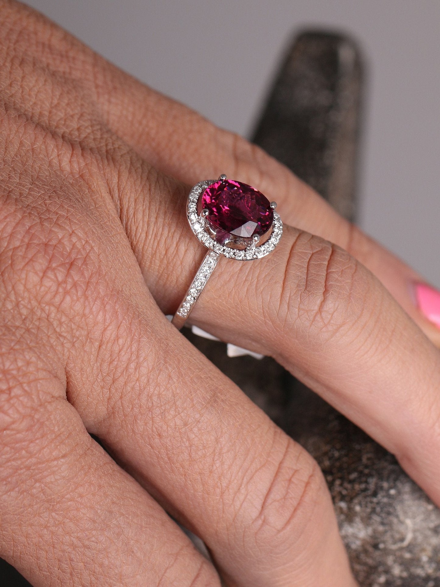 ANILLO OVAL RUBILITA Y DIAMANTES