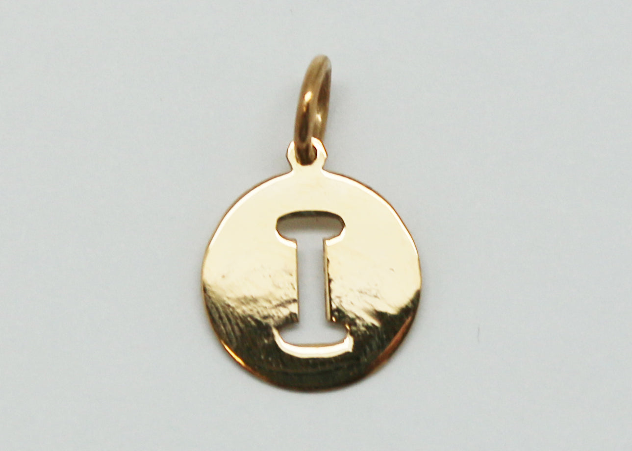 DIJE INICIAL MONEDA CHICO