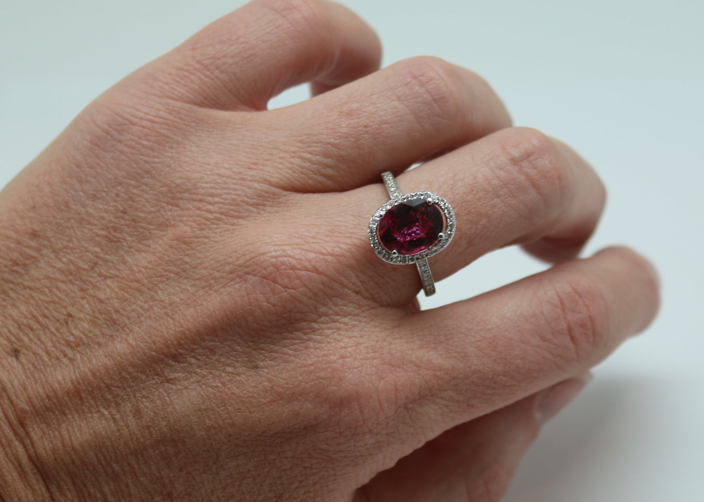 ANILLO OVAL RUBILITA Y DIAMANTES