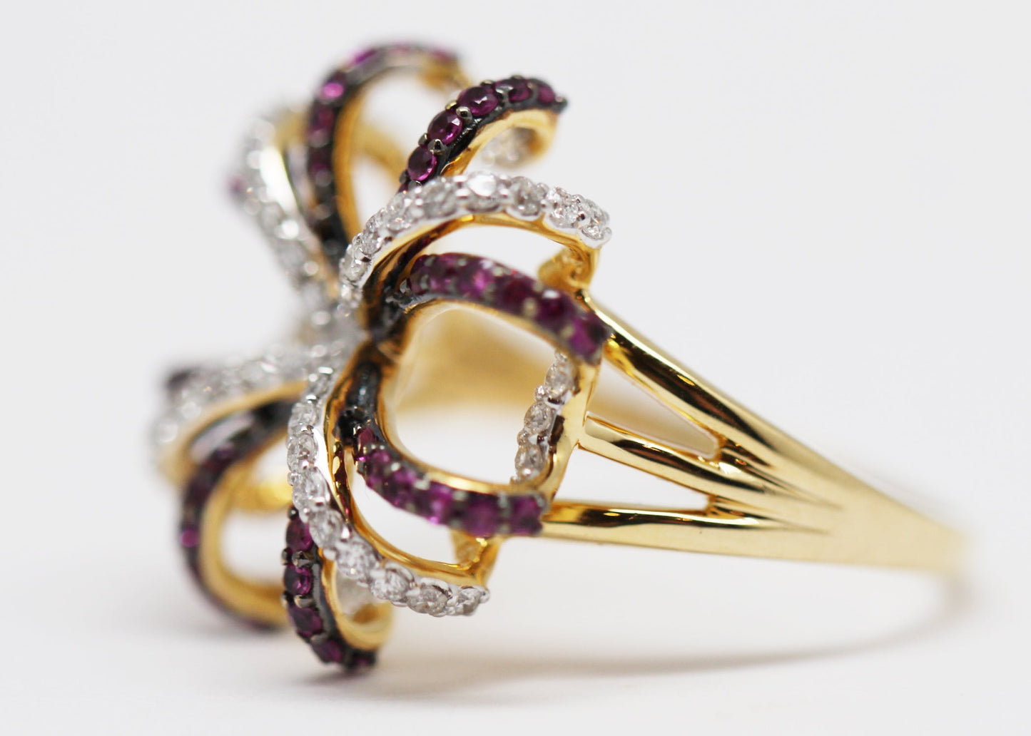 ANILLO FLOR RUBIES