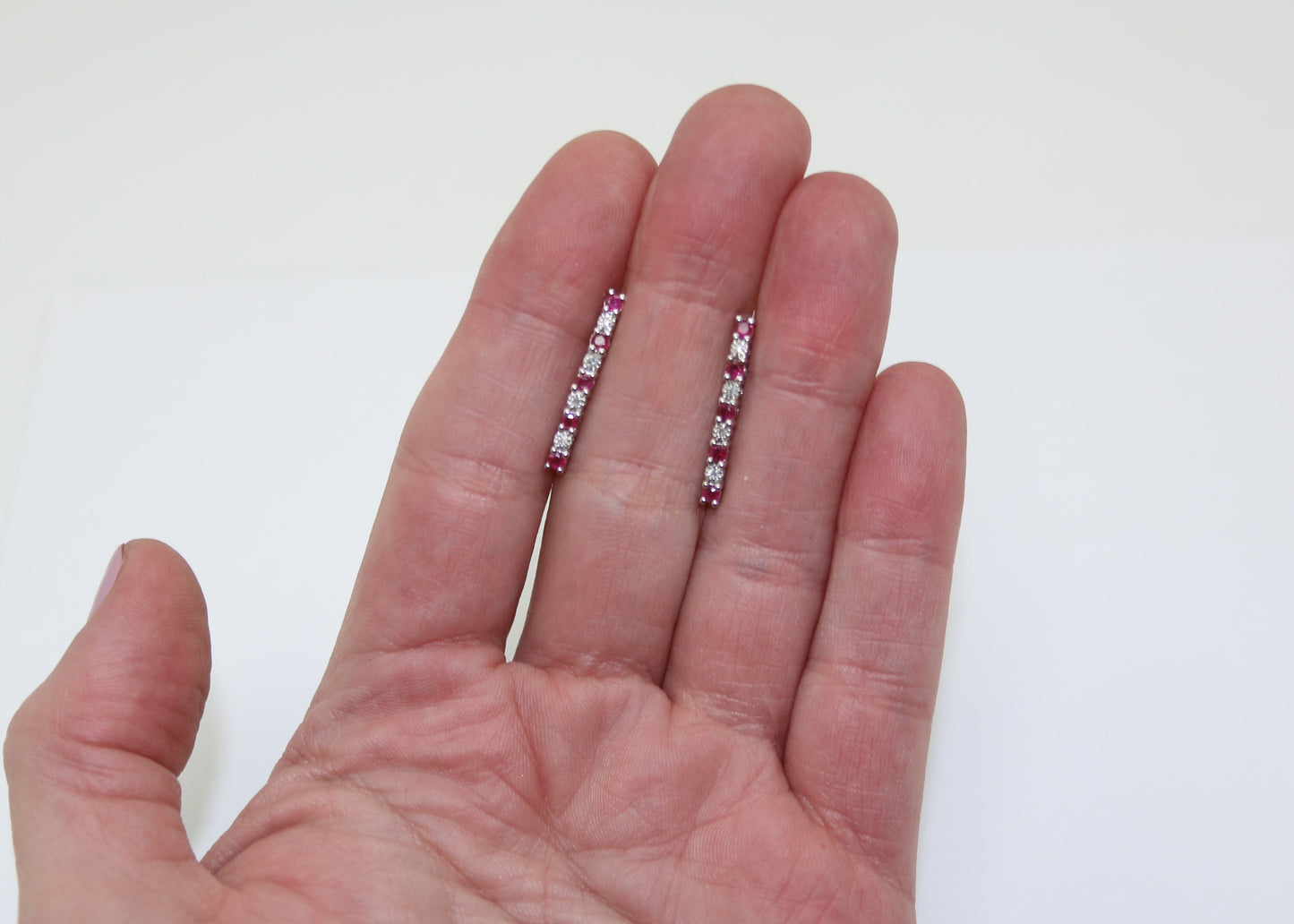 ARETES LARGOS RUBI Y DIAMANTES