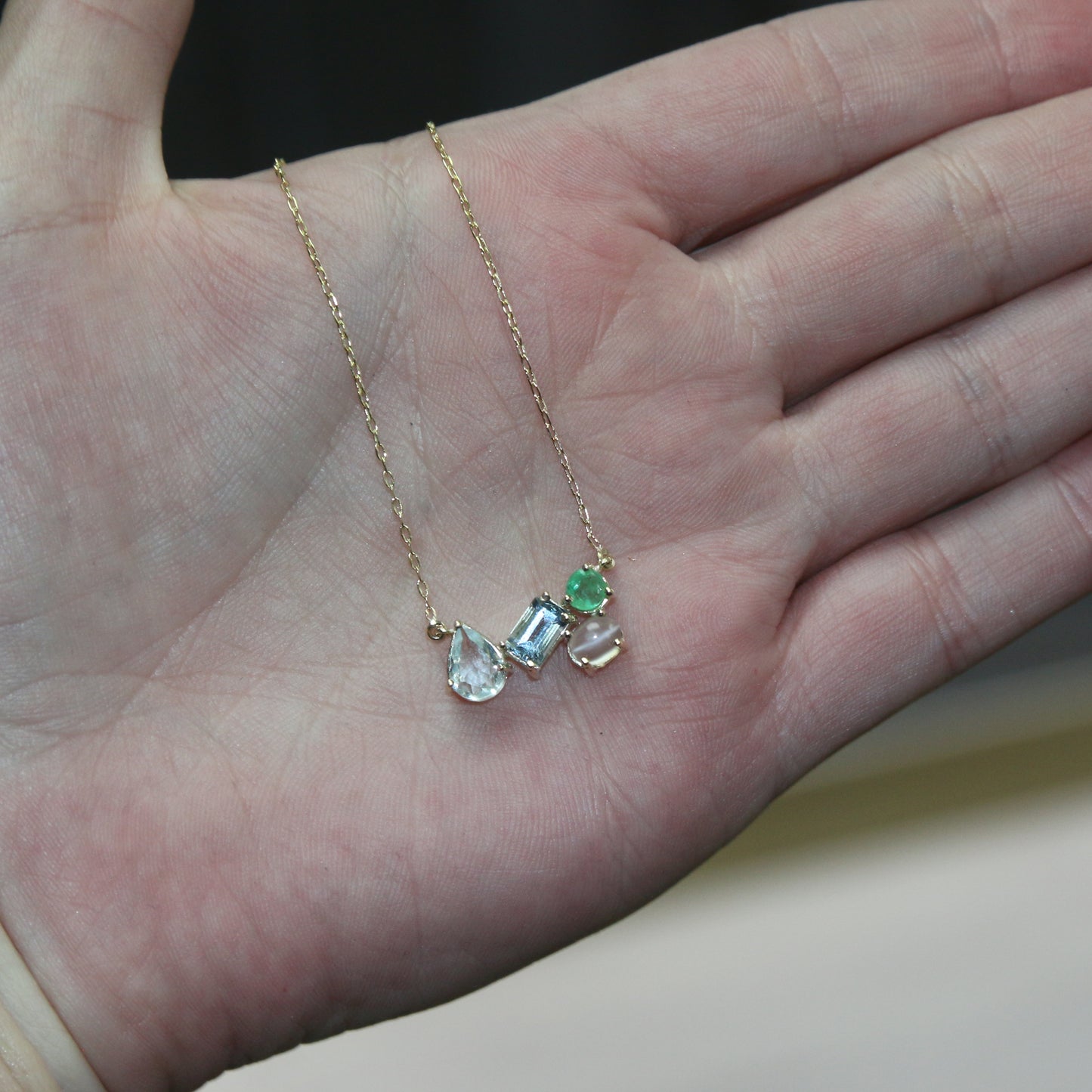 COLLAR BIRTHSTONE