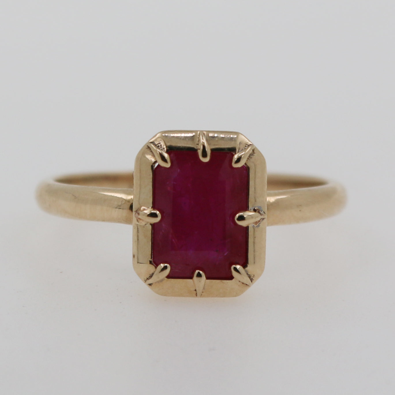 ANILLO RECTANGULAR RUBI