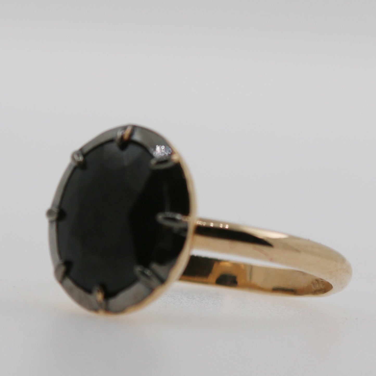 ANILLO ZAFIRO OVAL NEGRO
