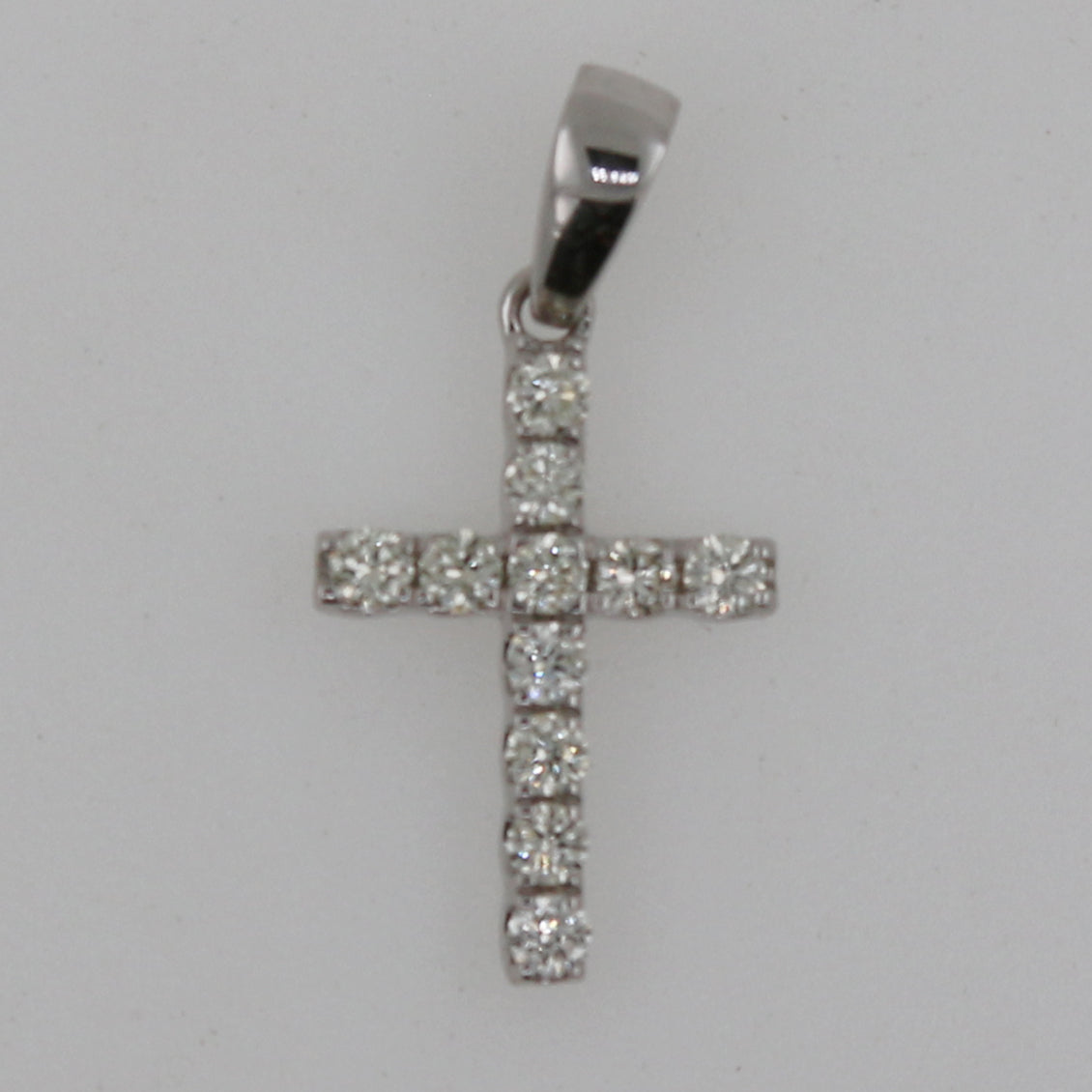 CRUZ DIAMANTES