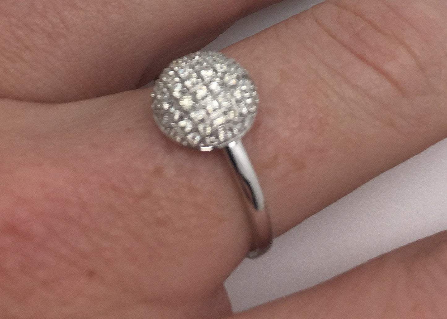 ANILLO REDONDO DIAMANTES