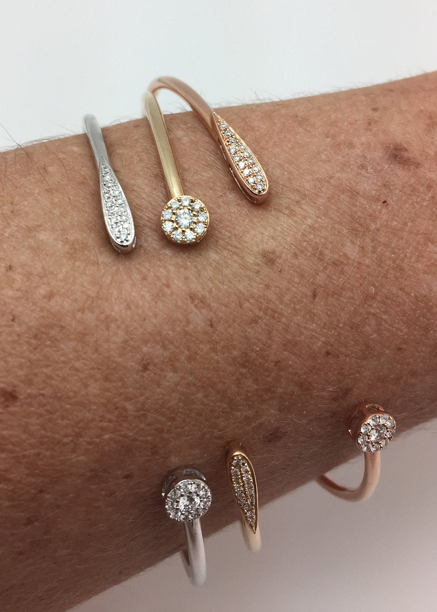 PULSERA RIGIDA ORO BLANCO