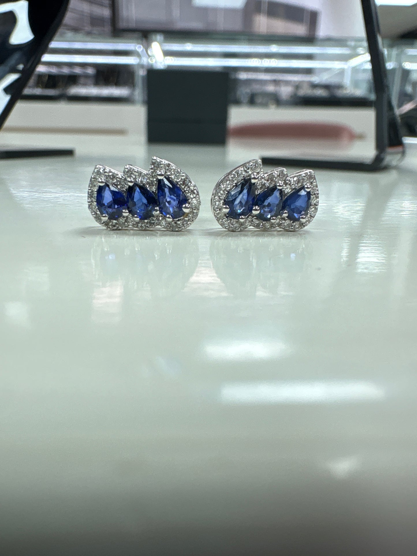ARETES GOTA ZAFIRO