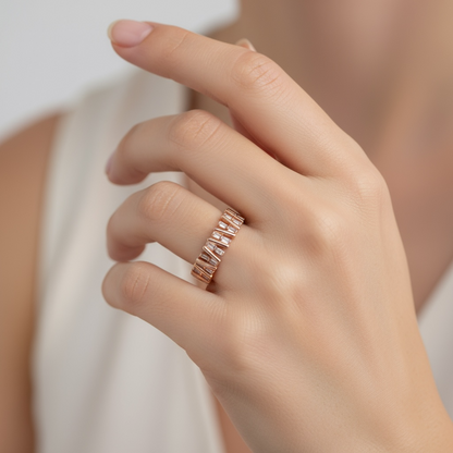 ANILLO GRUESO CHUECO DIAMANTES