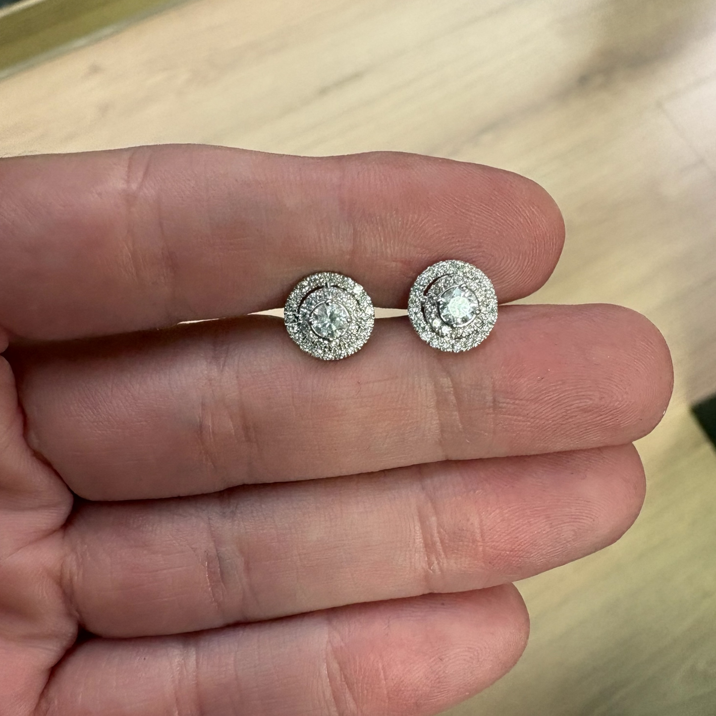 ARETES REDONDOS DIAMANTES