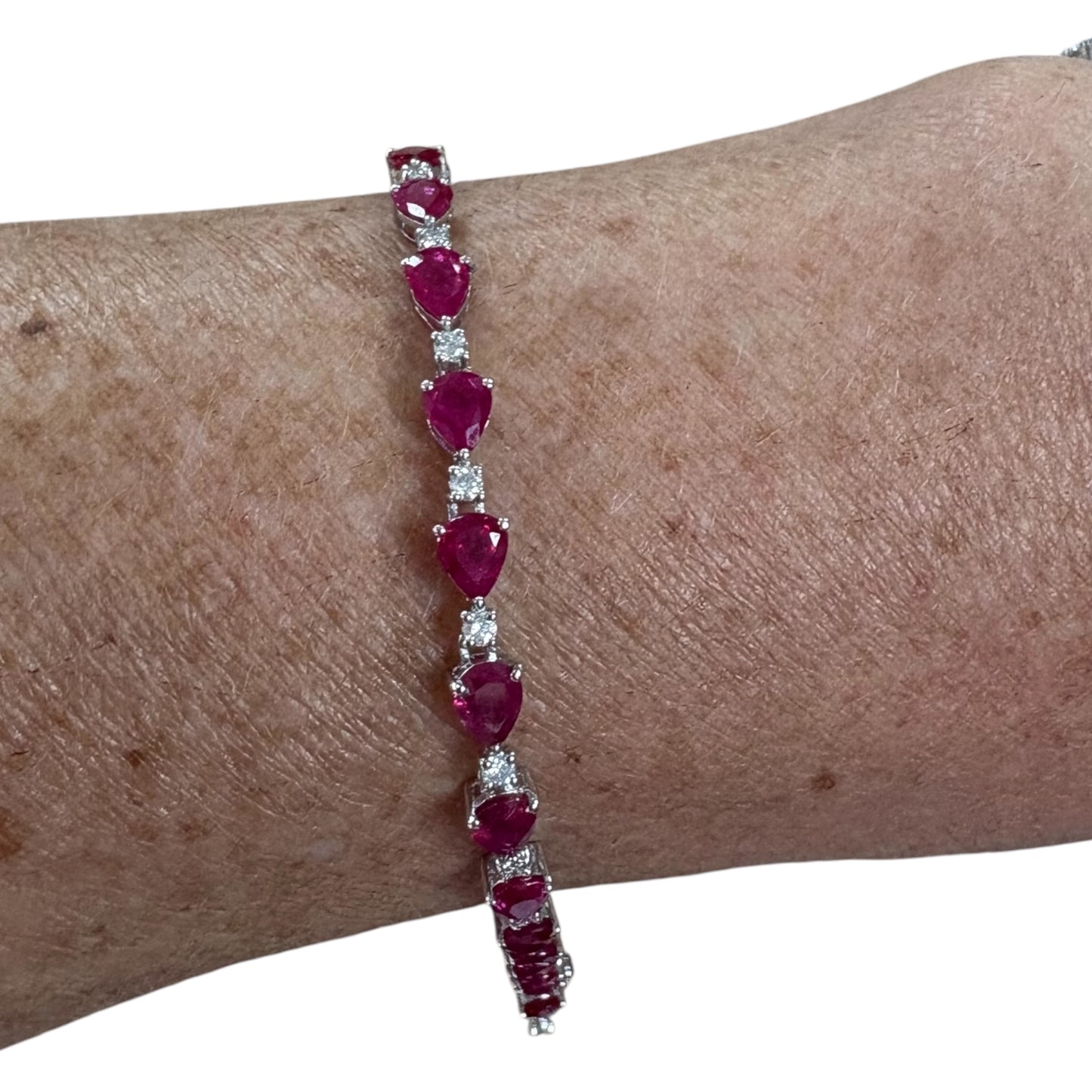 PULSERA RUBI GOTA OVAL DIAMANTES
