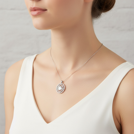 COLLAR DIJE OVAL DIAMANTES