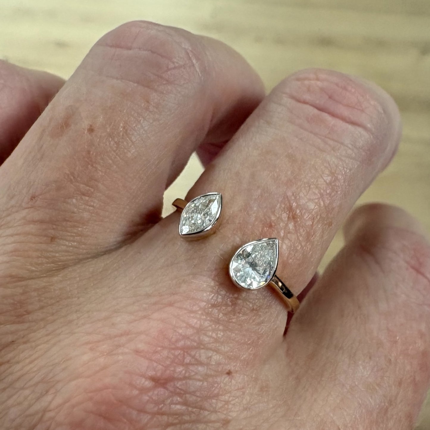 ANILLO ABIERTO DIAMANTES MARQUIS
