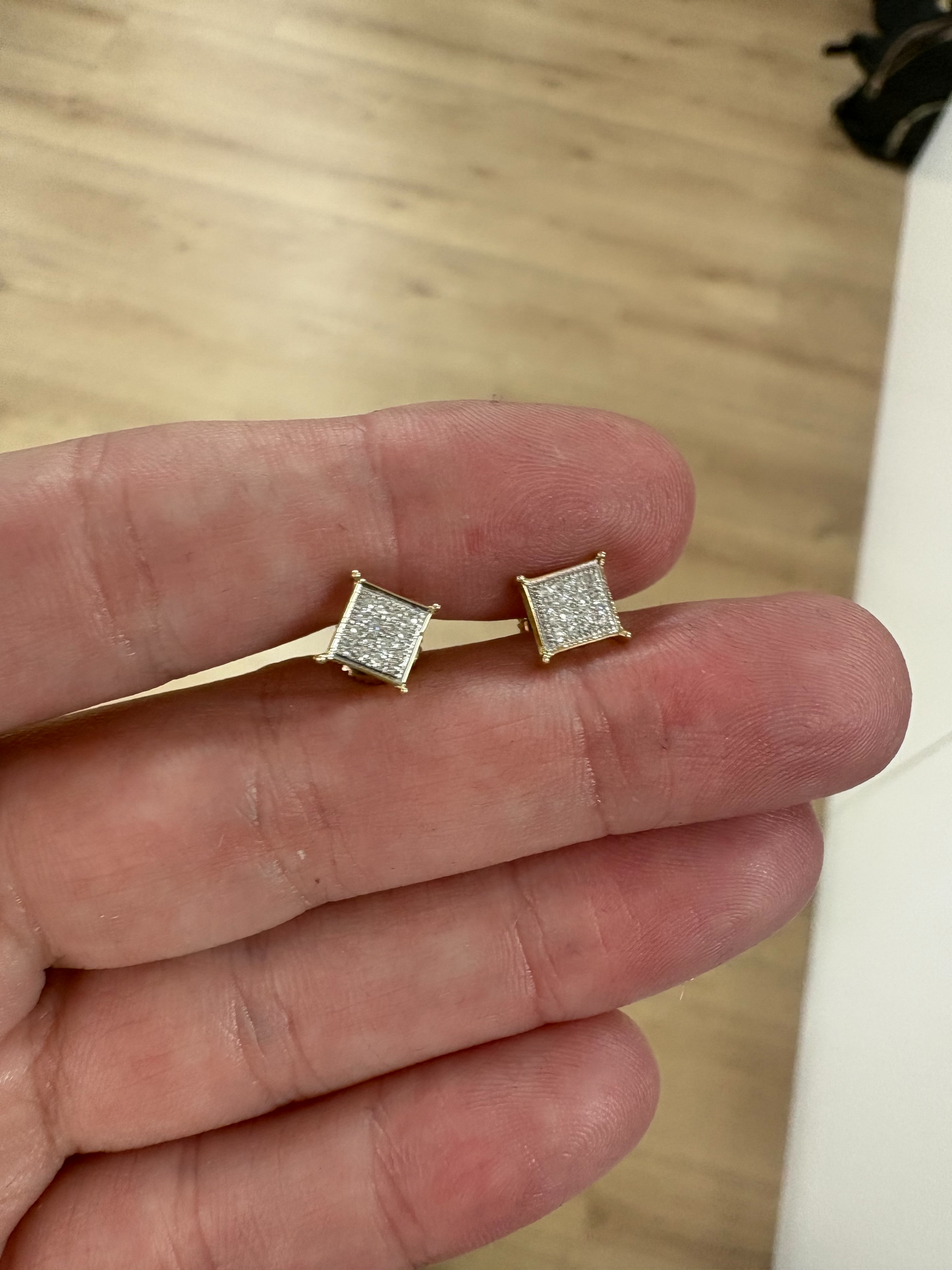 ARETES CUADRADOS