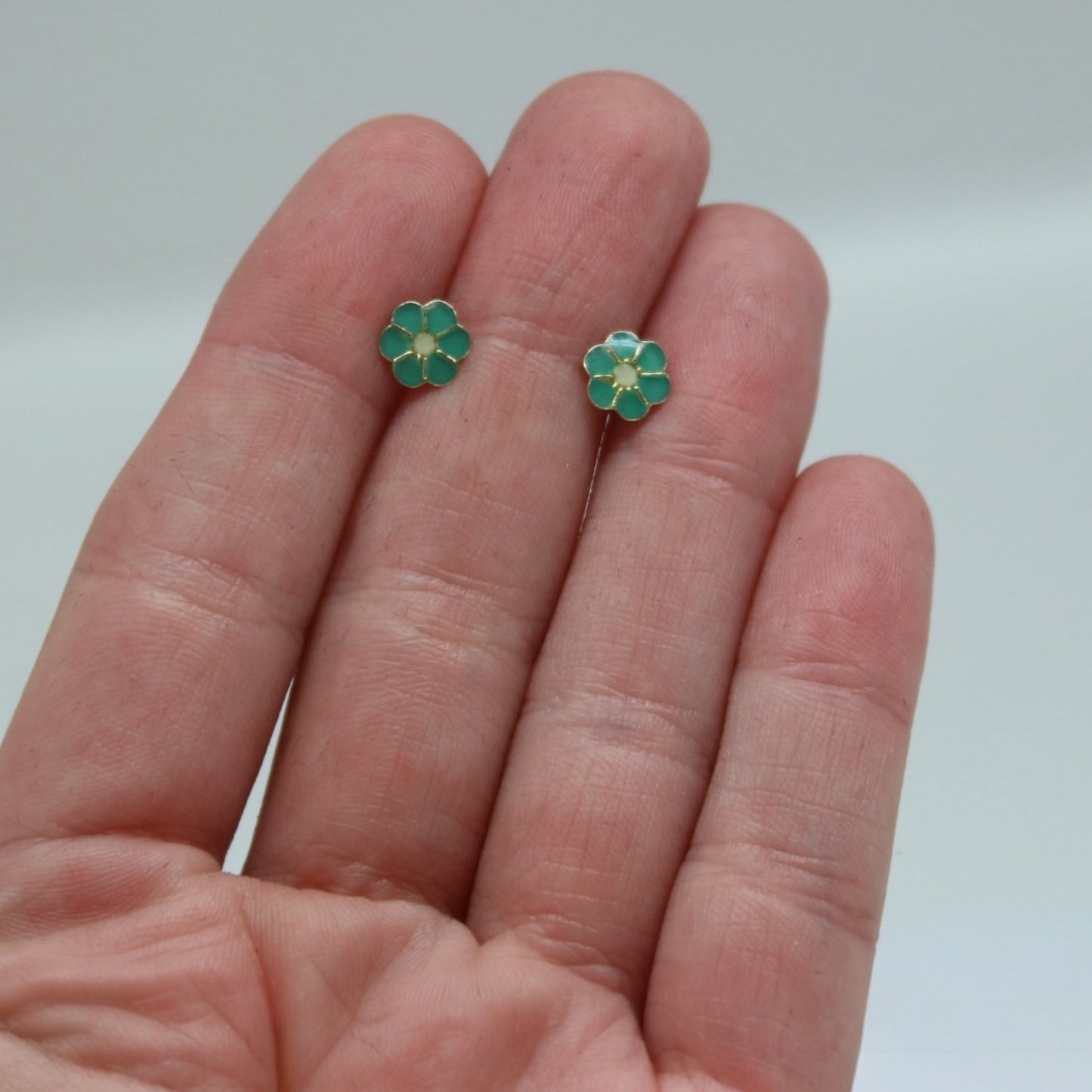 ARETES NIÑAS ESMALTE FLOR