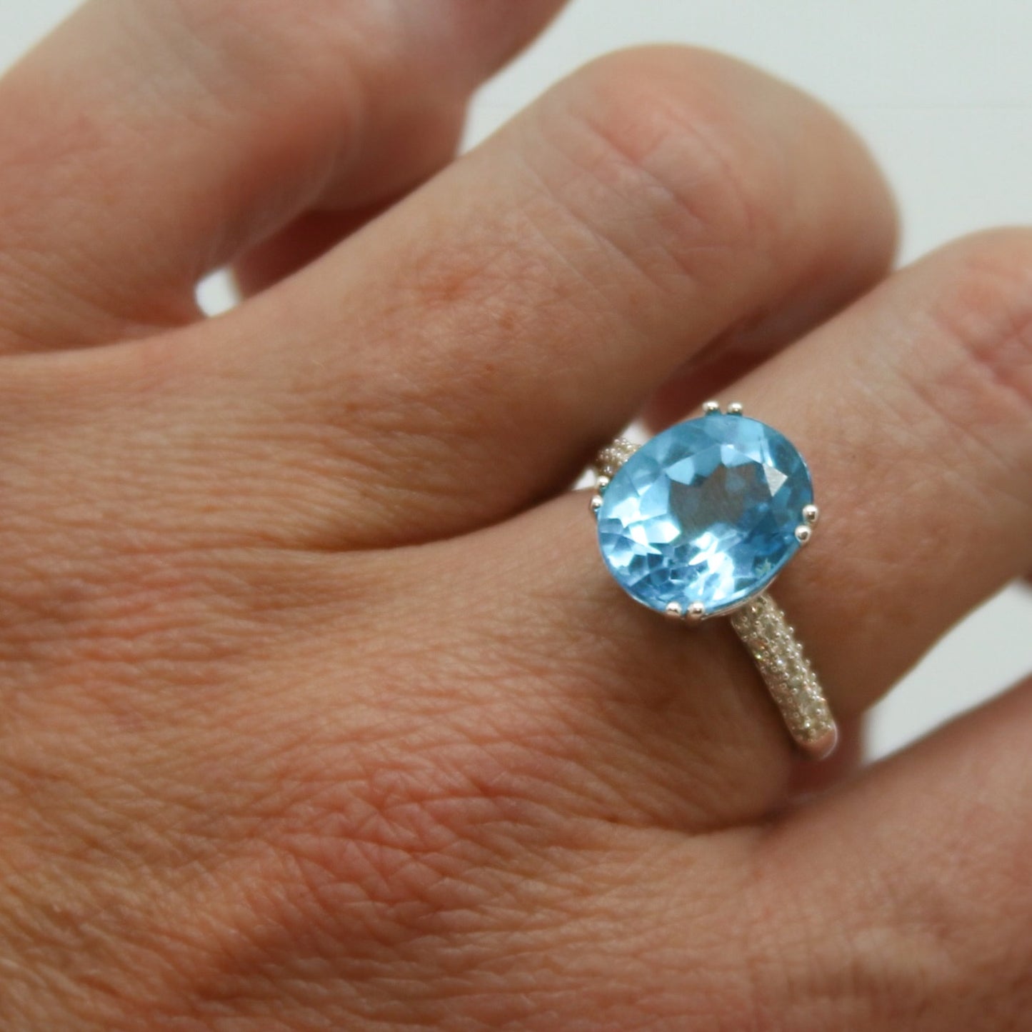 ANILLO TOPACIO OVAL