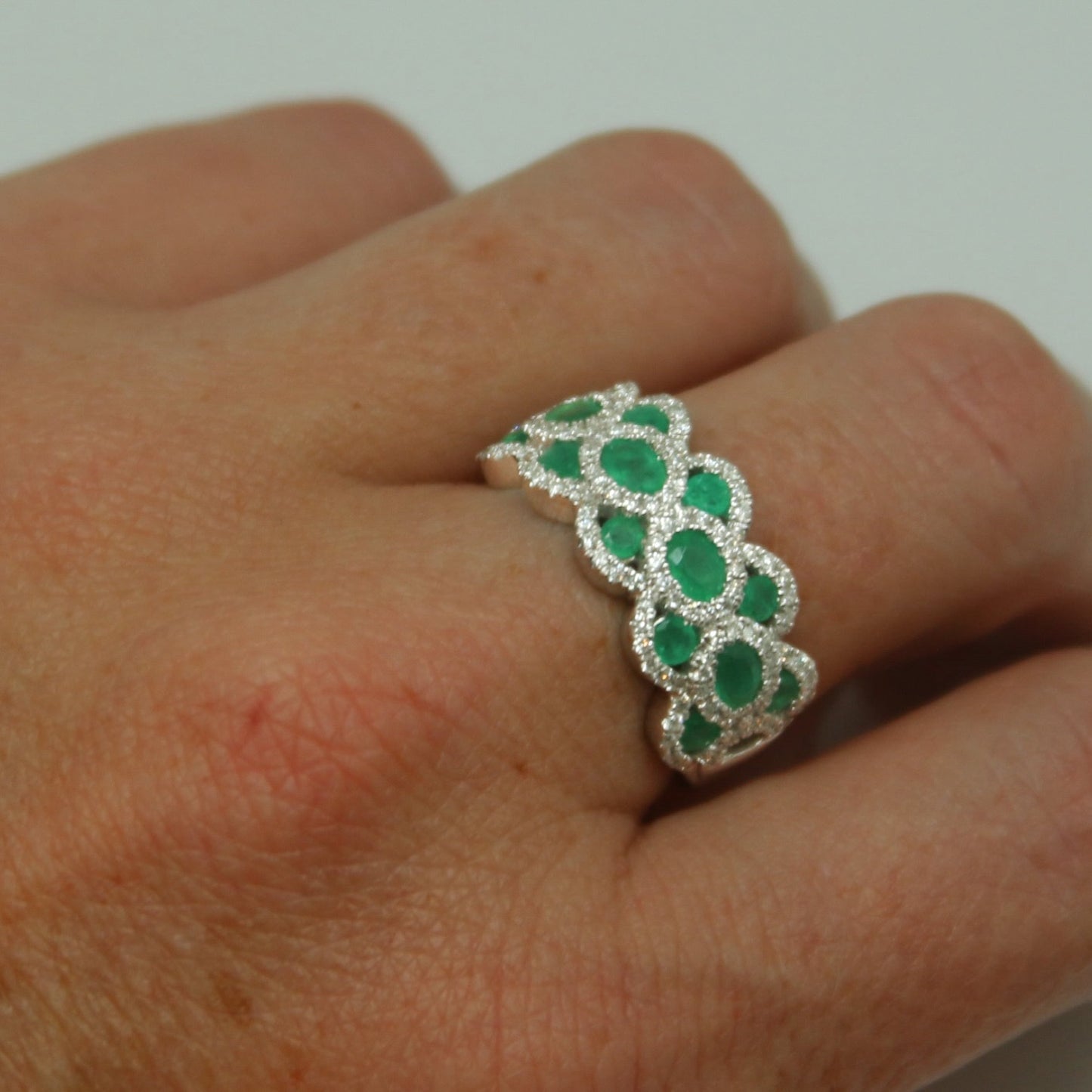 ANILLO ESMERALDAS Y DIAMANTES