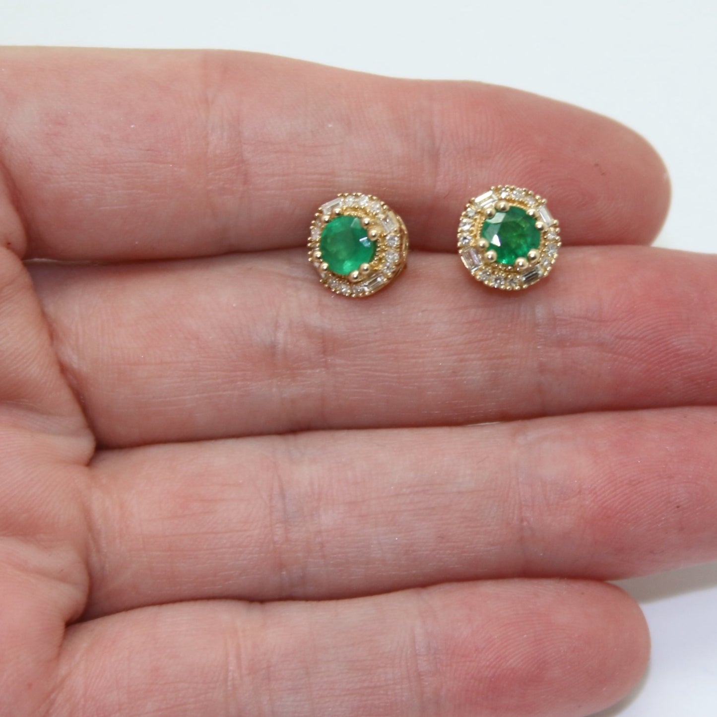 ARETES REDONDOS ESMERALDA