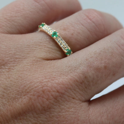 ANILLO DIAMANTES Y ESMERALDA