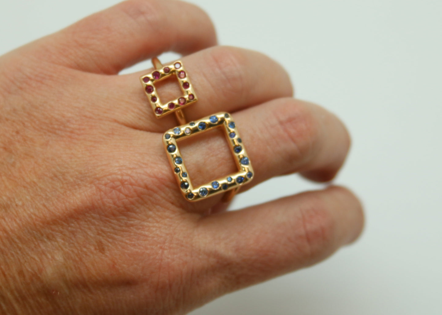 ANILLO MODERNO RUBI CUADRADO