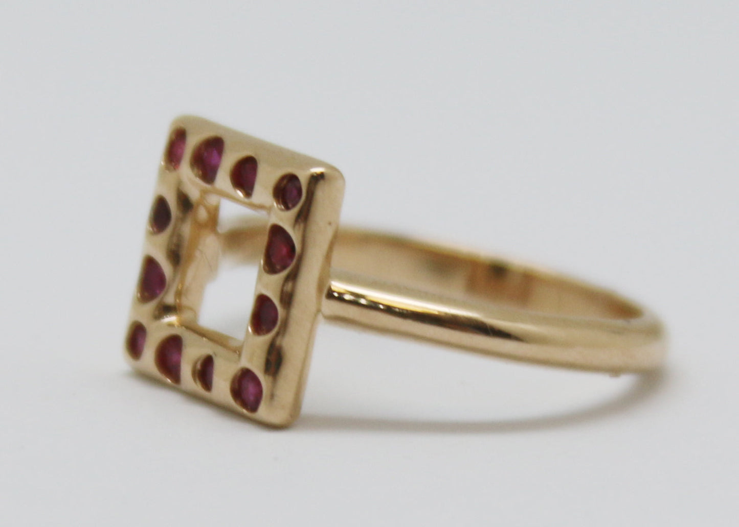 ANILLO MODERNO RUBI CUADRADO