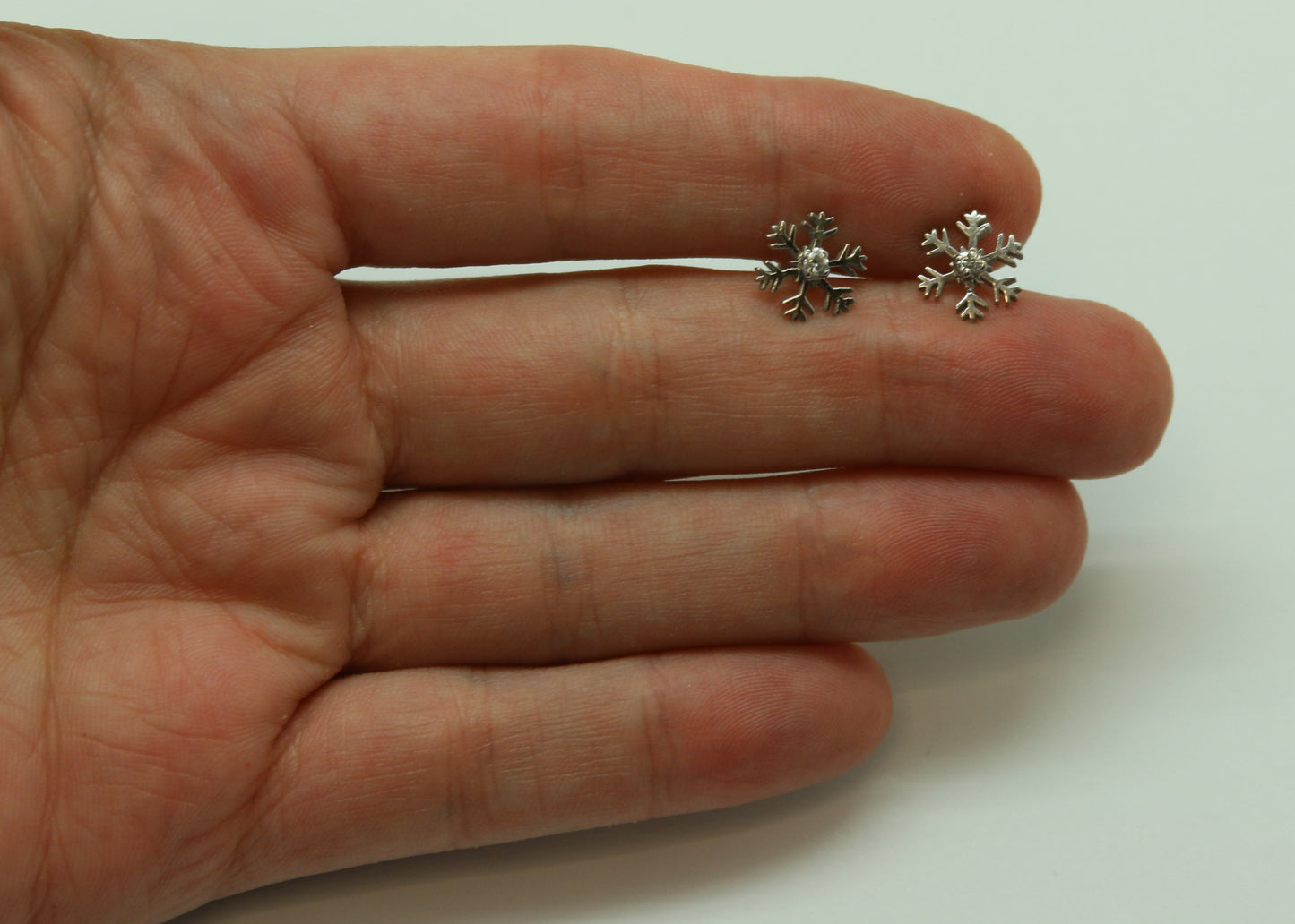 ARETES SNOWFLAKE DIAMANTE