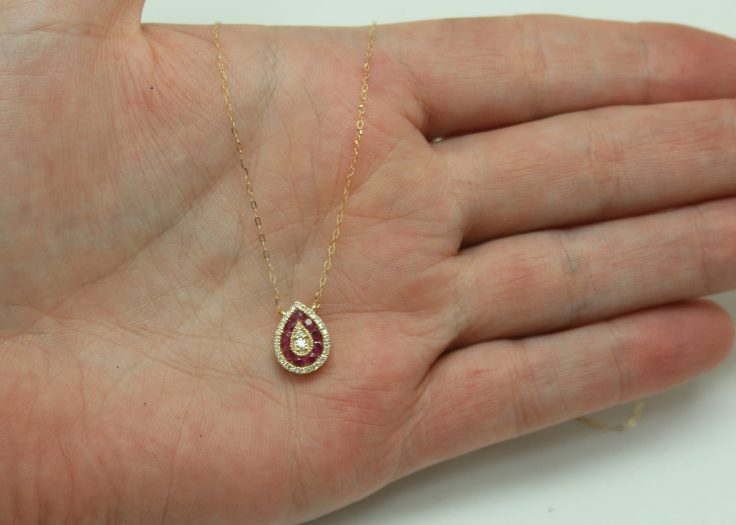 COLLAR GOTA RUBI