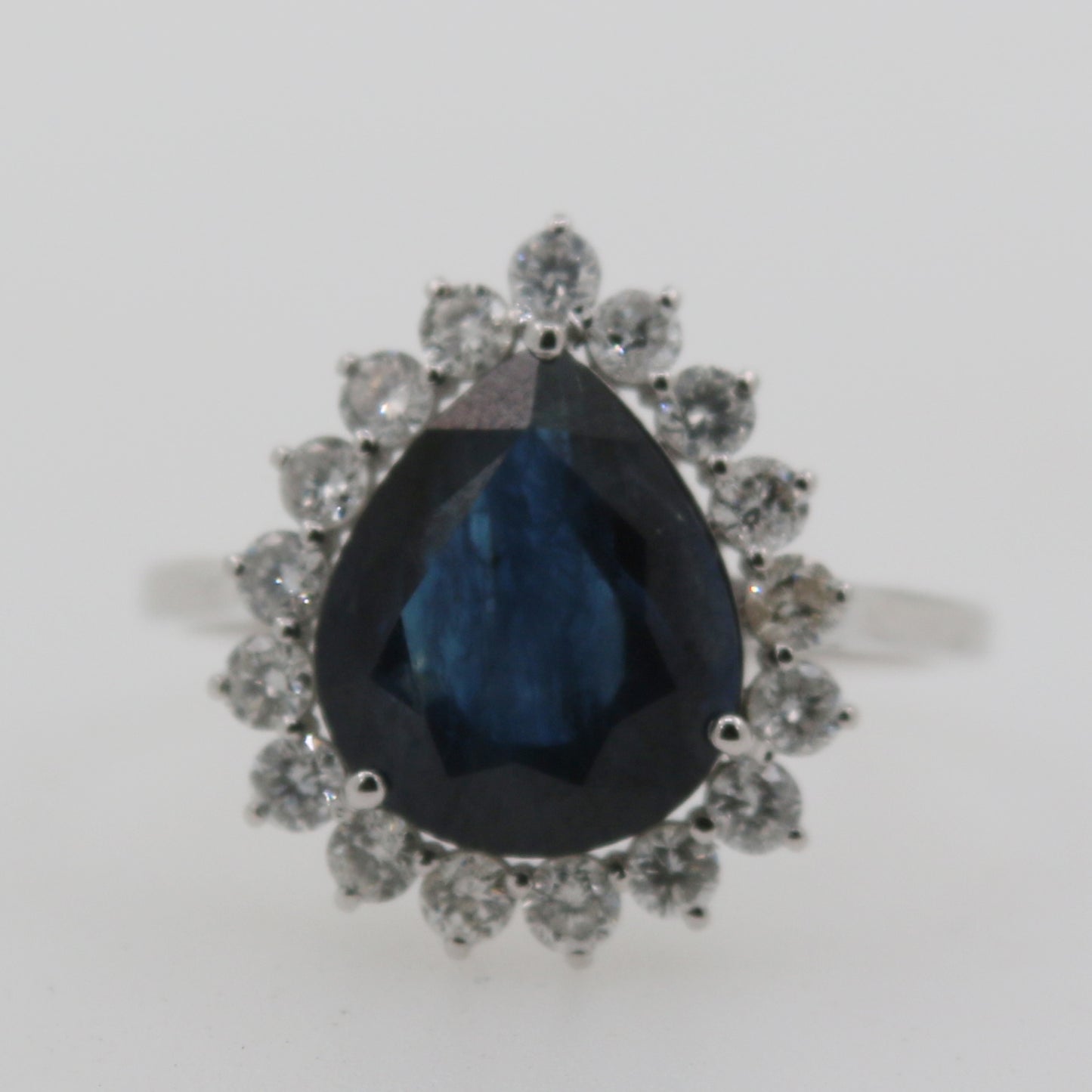 ANILLO GOTA ZAFIRO Y DIAMANTES